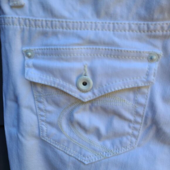 Sonoma Modern Capri White Cuffed Jeans size 6 - Picture 5 of 11